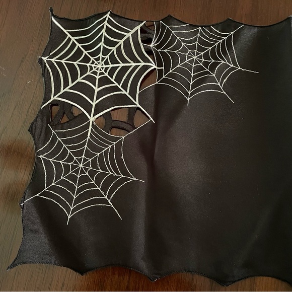 Halloween Spider Web Table Runner - Picture 3 of 7